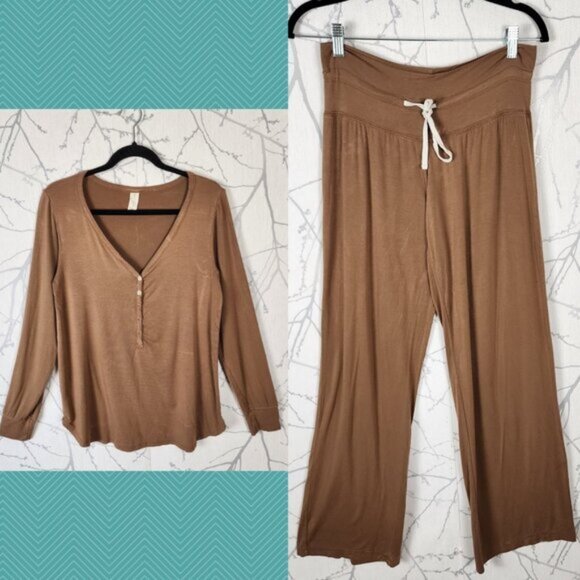 This is J Camel Bamboo Stretch Jersey Knit Henley Pajama Set - Picture 1 of 9